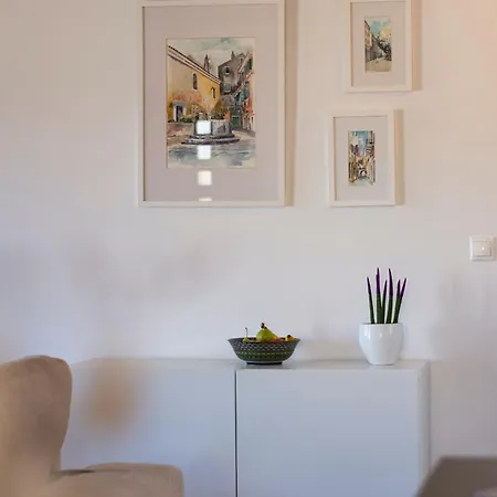 Krokos Apartment