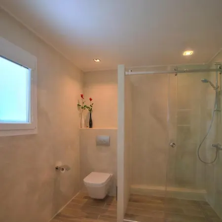 Krokos Apartment *